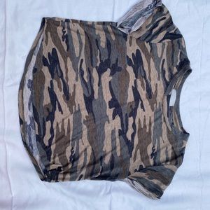 Camo crop t shirt